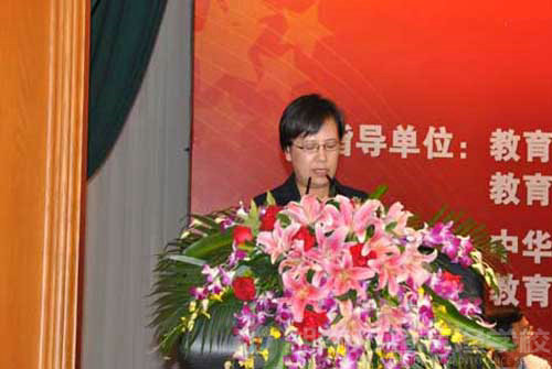 職業(yè)教育擔(dān)重任 構(gòu)筑人才培養(yǎng)新路