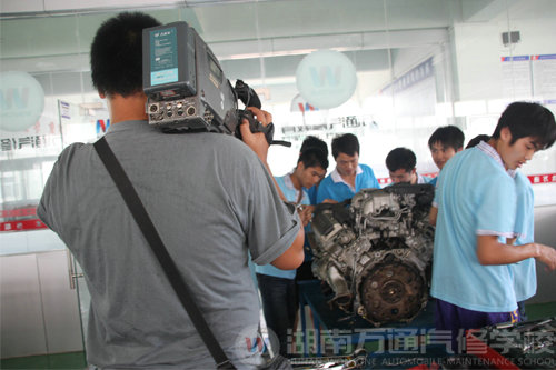 湖南教育電視臺(tái) 揭秘萬通學(xué)子成才之路