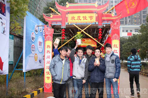 贏得綠色植物的學(xué)生