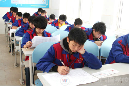 筆試考場-湖南萬通