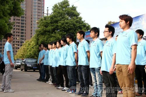 湖南萬(wàn)通學(xué)子晨訓(xùn)