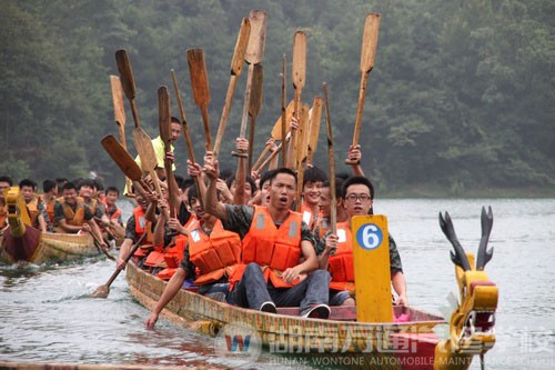 激動(dòng)人心的龍舟賽