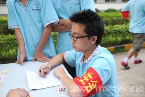 學(xué)生會的同學(xué)擔(dān)當(dāng)大賽評委之一