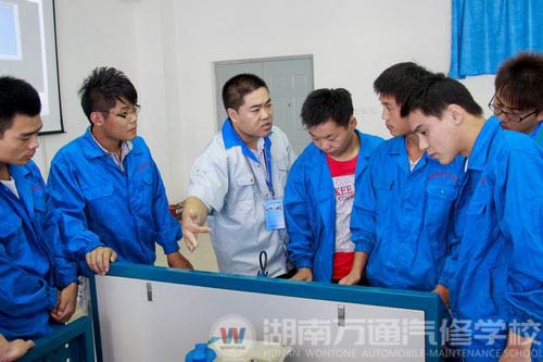 萬(wàn)通名師在比賽中