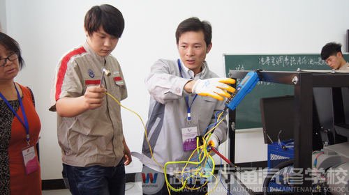 萬通教師在大賽中