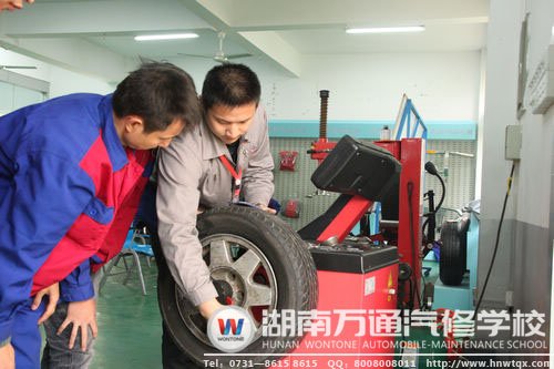 理論實(shí)踐兩手抓 湖南萬通孕育汽修精英人才