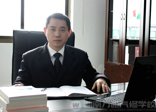 湖南萬(wàn)通汽修學(xué)校，名師風(fēng)采潘太煌
