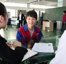 研究生“搶”崗位  萬通學(xué)子被企業(yè)“搶”