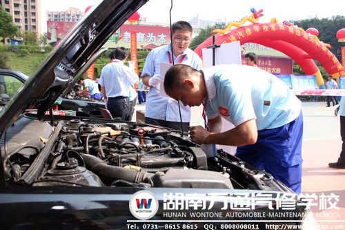 技能大賽中&ldquo;大齡學(xué)生&rdquo;展風(fēng)采