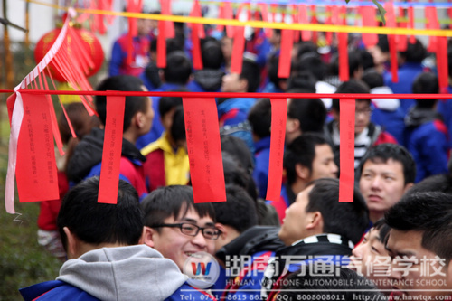 活動(dòng)剛開(kāi)始，現(xiàn)場(chǎng)就已熱鬧十足