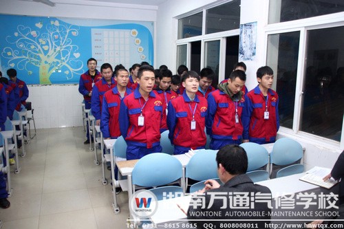 同學(xué)們一起唱《我相信》