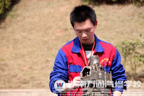 掌握一門(mén)扎實(shí)的技能,才可在社會(huì)中站穩(wěn)腳跟