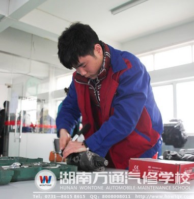 湖南萬通提供多種實(shí)踐平臺，不斷提升學(xué)生實(shí)踐動(dòng)手能力