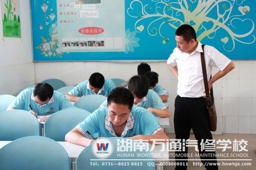 學生參加入崗考試