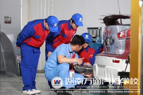 不上大學(xué)的高中生可以通過學(xué)汽修技術(shù)，開啟成才大門