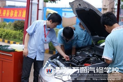 湖南萬通在教學(xué)上理論與實(shí)踐相結(jié)合