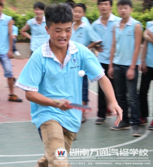 這位同學托球很給力！