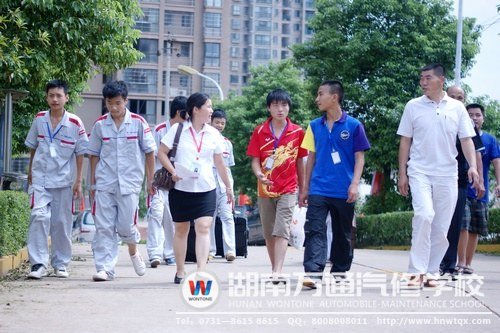 中專17班班主任接待新生