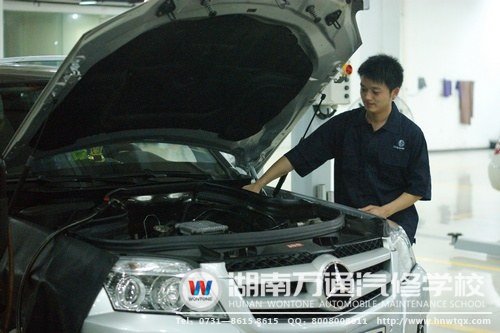 湖南萬通培養(yǎng)出來的畢業(yè)生，在企業(yè)表現(xiàn)十分優(yōu)秀