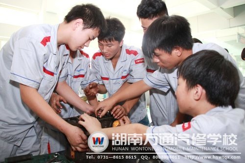 學(xué)校依據(jù)新生們的學(xué)習(xí)表現(xiàn)，特舉行開課儀式