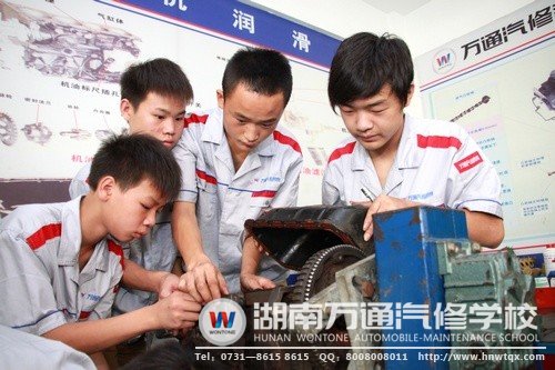 &ldquo;理實一體化&rdquo;教學讓新生們學的不亦樂乎