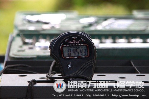 賽場上的計時器讓選手們有一種緊迫感