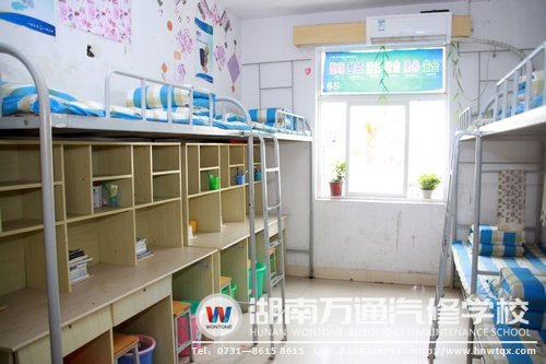 1、整潔大氣的宿舍是新生們的港灣