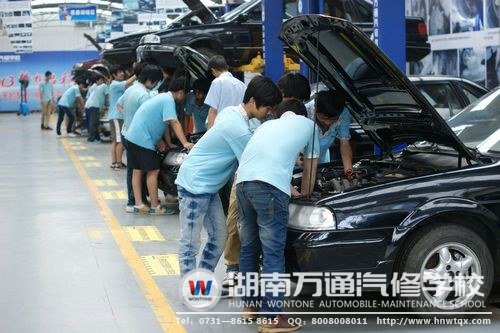 湖南萬通理實一體化教學(xué)，打造理論實踐能力兼?zhèn)涞膶I(yè)汽修人才
