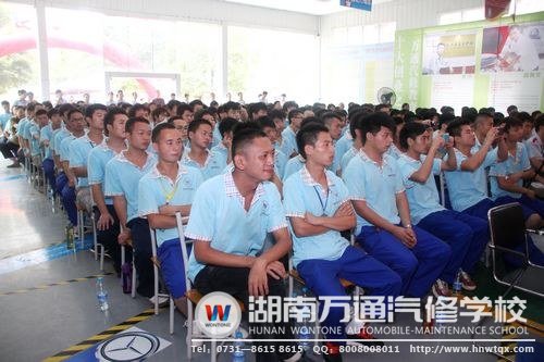 學(xué)子們用心傾聽學(xué)長的成功心得