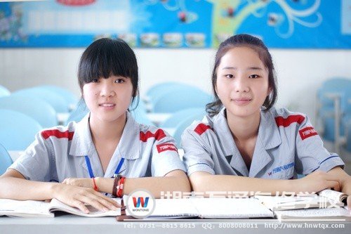 因為有對汽修的共同熱愛，她們倆在湖南萬通&ldquo;相遇了&rdquo;。