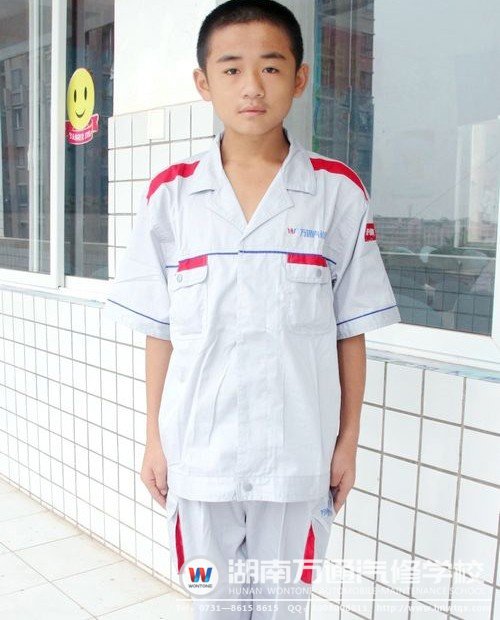 &ldquo;小軍人&rdquo;鄧宇松