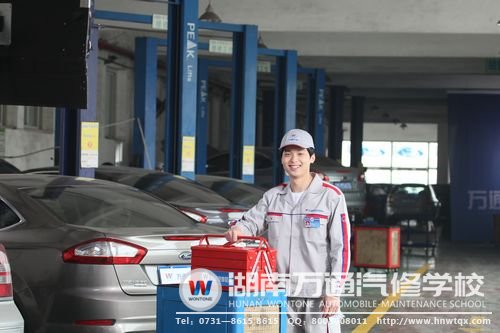 萬(wàn)通學(xué)子通過(guò)扎實(shí)的學(xué)習(xí)，成為了企業(yè)青睞的汽修人才