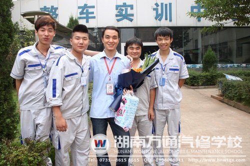 在同學(xué)們的眼里，老師更像他們的朋友