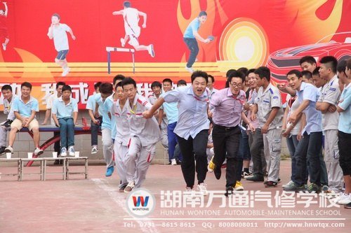 &ldquo;滾雪球&rdquo;，老師和同學(xué)們齊心協(xié)力