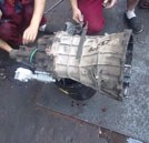 選擇專業(yè)汽修學(xué)校學(xué)汽修 遠(yuǎn)勝汽修廠當(dāng)學(xué)徒