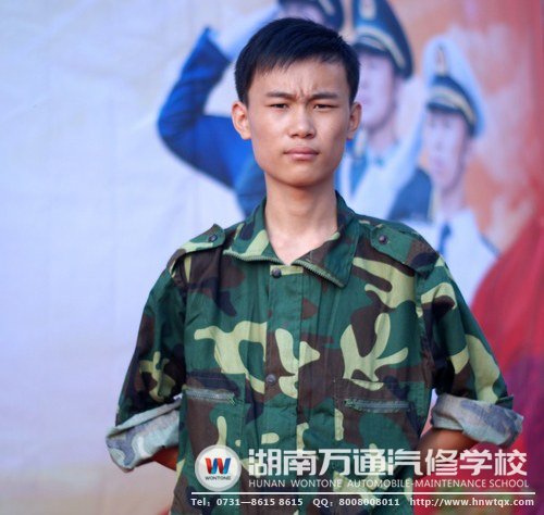 &ldquo;軍訓(xùn)標(biāo)兵&rdquo;鄧子威