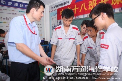 鄧子威在湖南萬通快樂學(xué)習(xí)，開心生活