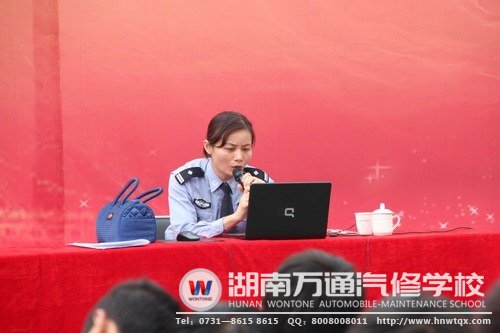 李警督為學子們講述法制安全知識