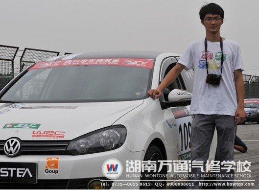 回爐學(xué)汽車美容的黃永杰