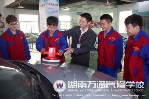 郝老師與學(xué)生相處融洽，學(xué)生實(shí)踐起來(lái)也是得心應(yīng)手