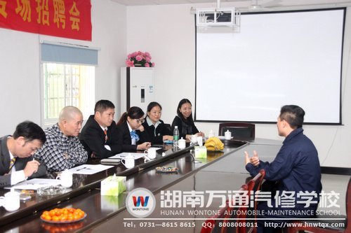 面試時，學子從容不迫