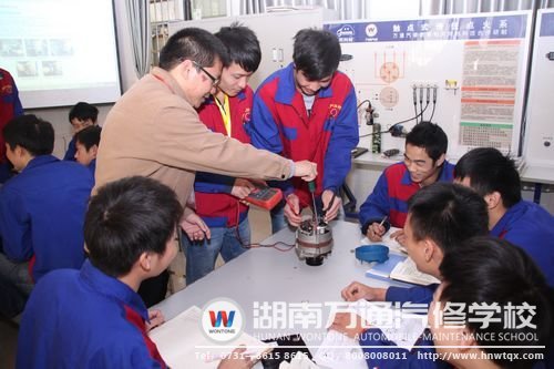 手把手教學(xué)，促使學(xué)生學(xué)得更好