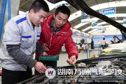 王志強放棄大學路，選擇了學汽修