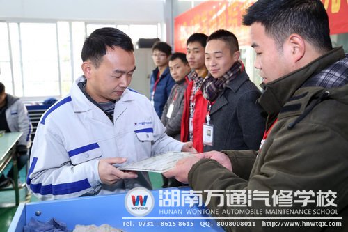 同學(xué)們獲頒認(rèn)證書，收獲學(xué)習(xí)成果