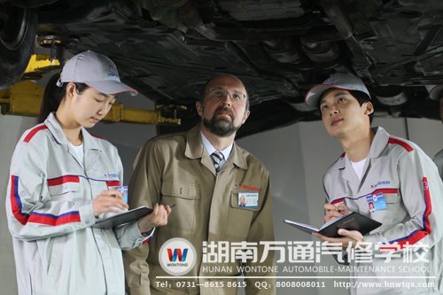 湖南萬通學(xué)子深諳汽修行業(yè)前景，選擇了學(xué)汽修作為人生的跳板