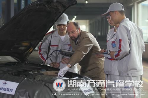 誰(shuí)說(shuō)汽修&ldquo;臟累差&rdquo;