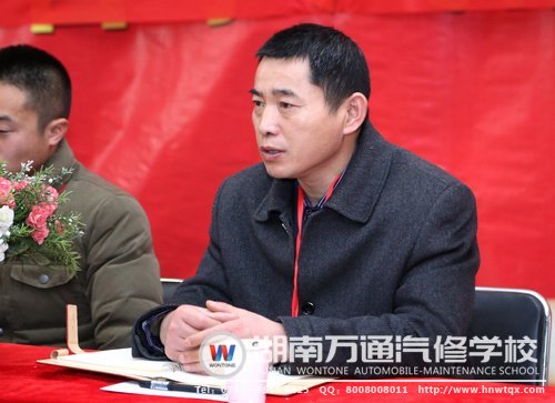 潘助理勉勵(lì)新生抓住汽車行業(yè)發(fā)展機(jī)遇，好好學(xué)習(xí)努力成才