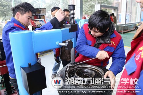 湖南萬通保證學(xué)子有充足的實踐動手機會