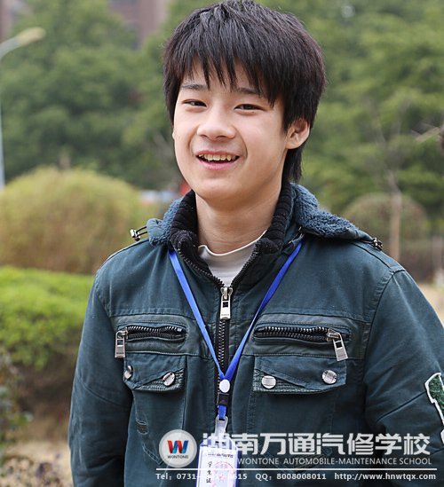 陽光少年費(fèi)楠