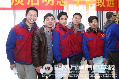 準備面試的學子們自信從容